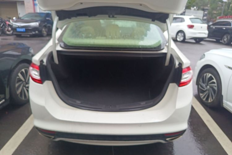 福特 蒙迪欧 2013款 2.0L GTDi200豪华型机舱底盘23