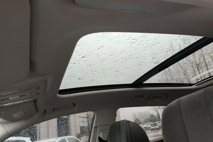 红旗HS5 2022款 改款 2.0T 智联旗享版中控内饰22