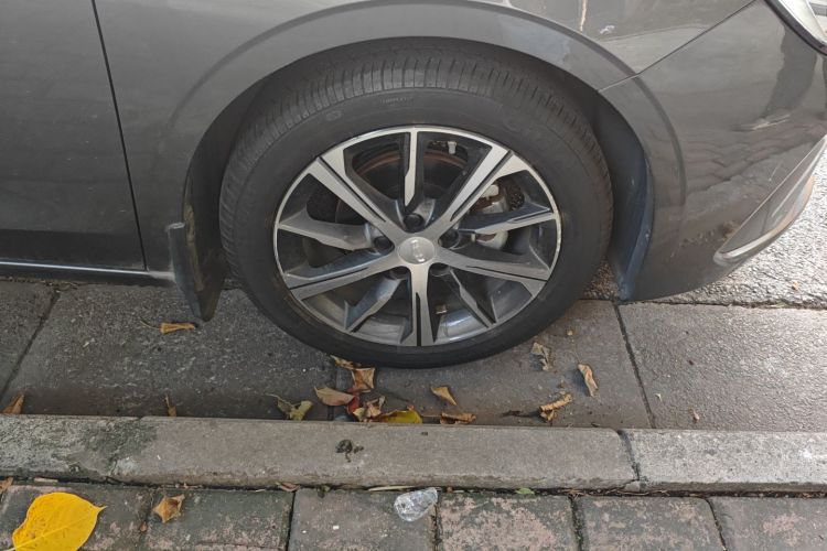 吉利汽车 帝豪 2023款 第4代冠军版 1.5L CVT尊贵型车身外观6007