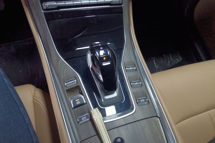 蓝电E5 2024款 荣耀版 100KM尊享型 7座局部细节18