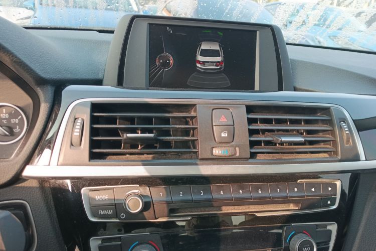 宝马3系 2017款 320Li 时尚型中控内饰16