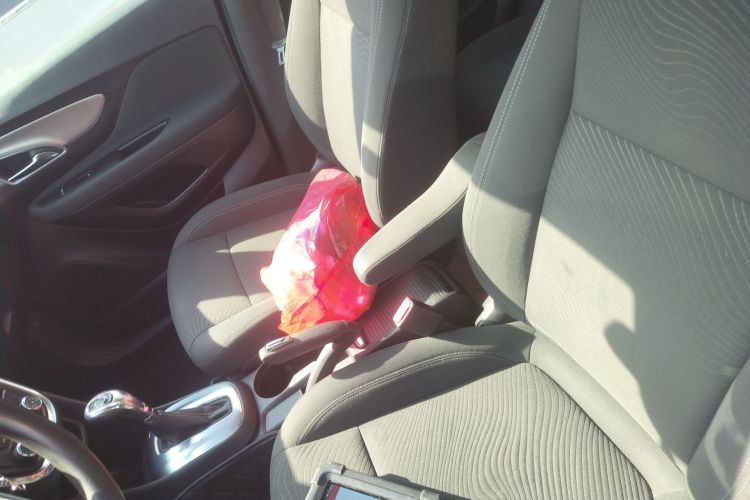 别克 昂科拉 2014款 1.4T 自动两驱都市精英型中控内饰19