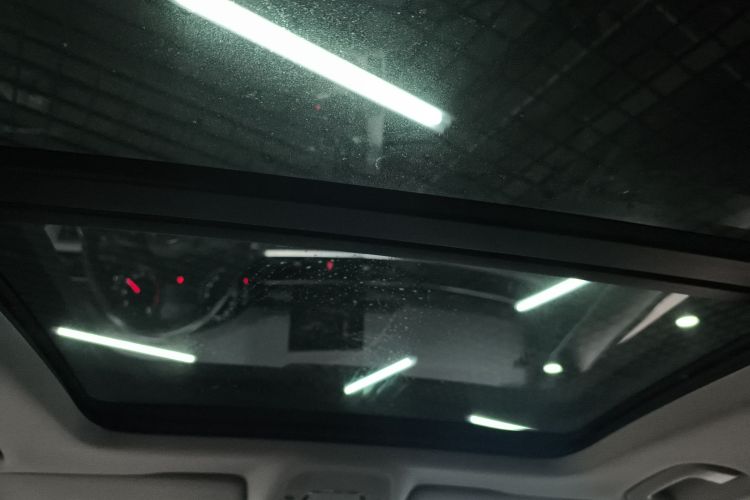 奥迪A4L 2018款 30周年年型 45 TFSI quattro 个性运动版中控内饰22