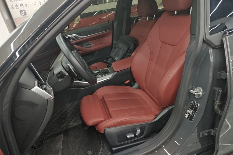 宝马4系 2023款 425i Gran Coupe M运动曜夜套装中控内饰19