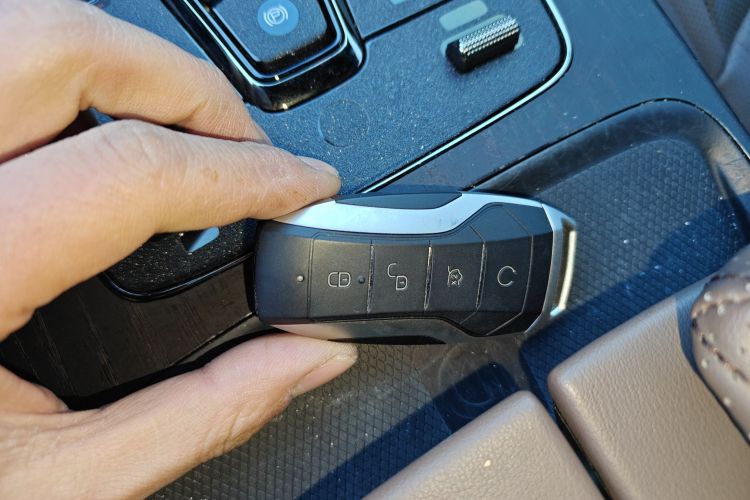 比亚迪 汉 2020款 EV 超长续航版尊贵型中控内饰11