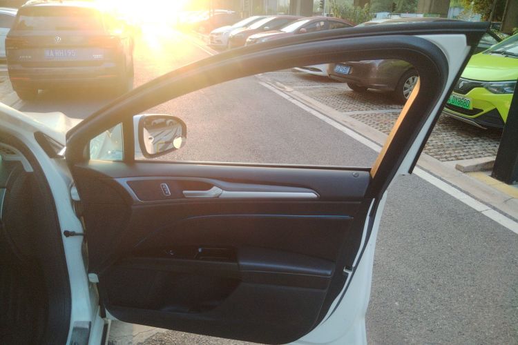 福特 蒙迪欧 2013款 1.5L GTDi180时尚型中控内饰7005