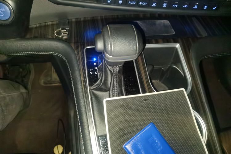 丰田 赛那SIENNA 2021款 2.5L混动 铂金版中控内饰18