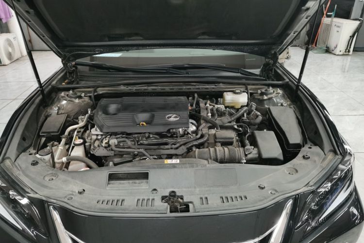 雷克萨斯ES 2021款 300h 臻享版机舱底盘24