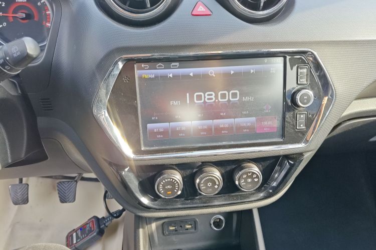 东南DX3 2018款 1.5L 手动尊贵型中控内饰16