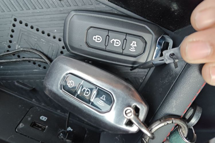 江铃 大道 2024款 敢探者 2.3T柴油自动四驱无界款中控内饰11