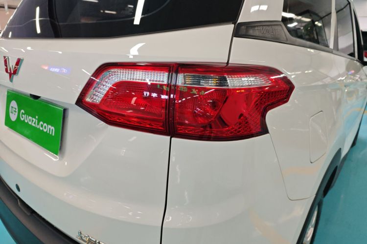 五菱汽车 五菱宏光S3 2019款 1.5L 手动标准型 国VI车身外观9