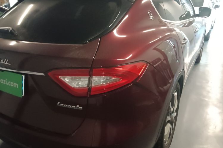 玛莎拉蒂 Levante 2016款 3.0T 标准型车身外观9