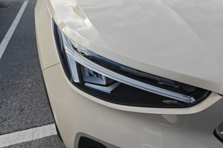 沃尔沃XC40 2025款 B3 智远豪华版车身外观8