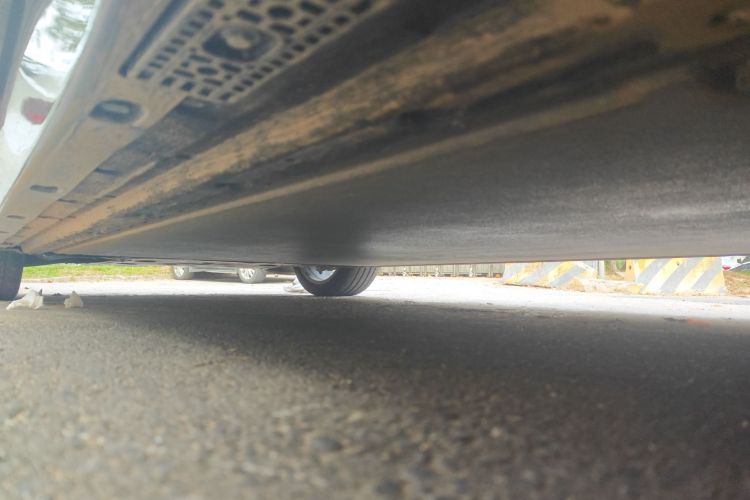 小米汽车 小米YU7 2025款 超长续航高性能四驱Max版局部细节9003