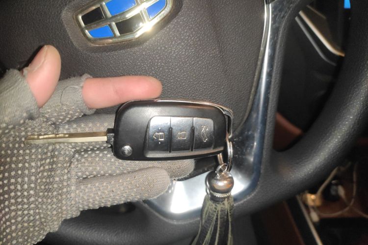 吉利汽车 金刚 2016款 1.5L 手动精英型中控内饰11