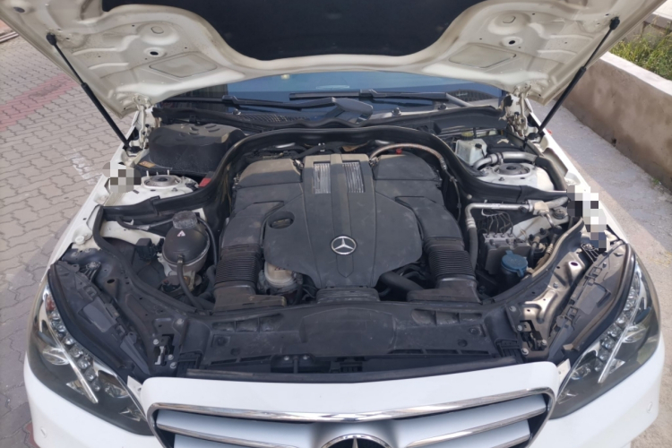 奔驰E级 2015款 E 320 L 运动型局部细节24