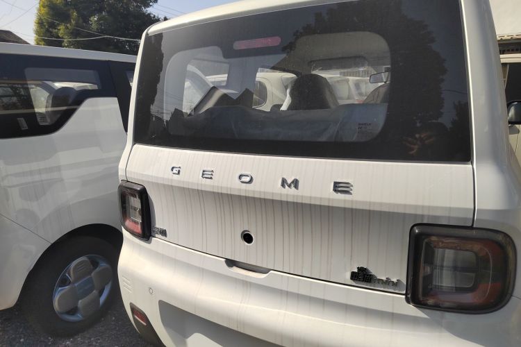 吉利银河 2024款 熊猫mini 200km 耐力熊车身外观6