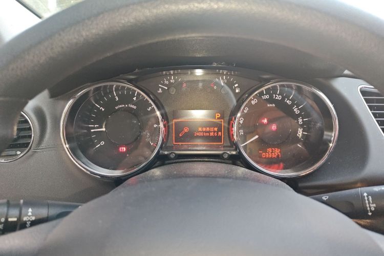 标致3008 2016款 1.6THP 自动经典版中控内饰14