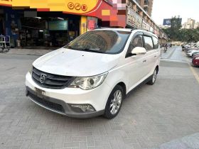 宝骏730 2014款 1.5L 手动舒适ESP版 7座