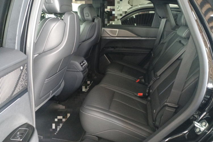 凯迪拉克XT5 2025款 2.0T 尊贵型中控内饰21