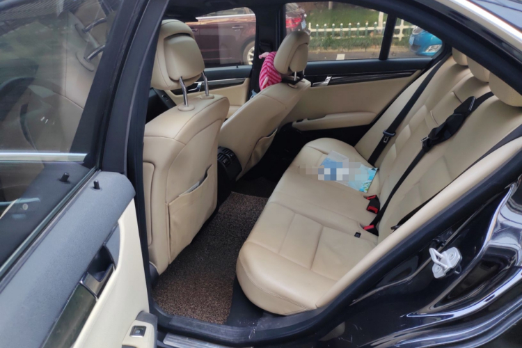 奔驰C级 2010款 C 200 CGI 时尚型中控内饰21