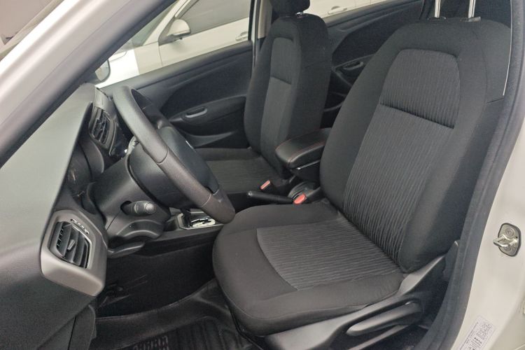 雪铁龙 爱丽舍 2016款 1.6L 自动时尚型中控内饰19