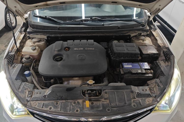 长安 逸动 2015款 1.6L 手动俊酷型 国V机舱底盘24