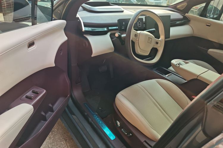 极氪X 2025款 五座后驱版中控内饰20