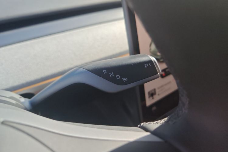 特斯拉 Model Y 2023款 后轮驱动版中控内饰18