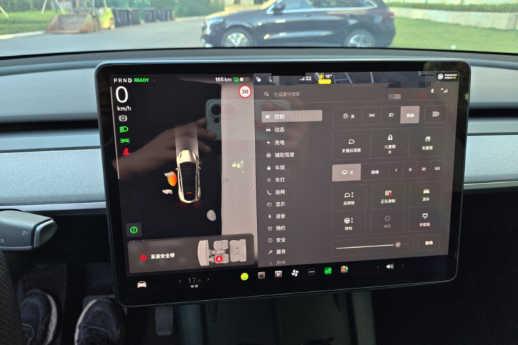 特斯拉 Model Y 2024款 后轮驱动版中控内饰14