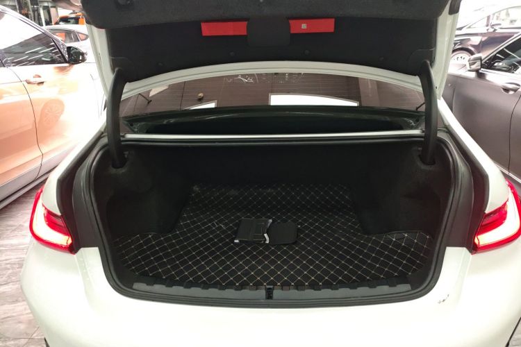 宝马3系 2025款 325i M运动套装局部细节23