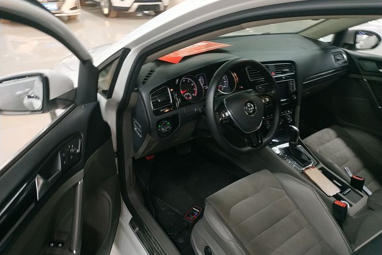大众 高尔夫 2015款 1.4TSI 自动旗舰型中控内饰20
