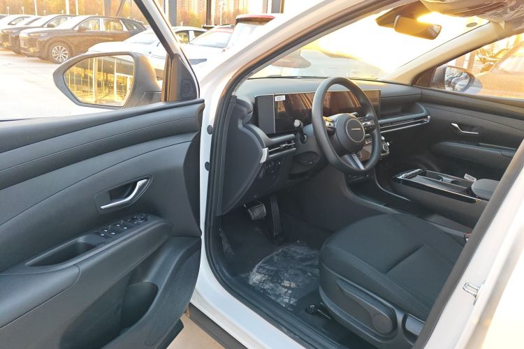 现代 2025款 途胜L 1.5T 精英版中控内饰20