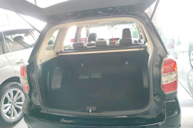 斯巴鲁 森林人 2013款 2.5i 自动精英版机舱底盘23