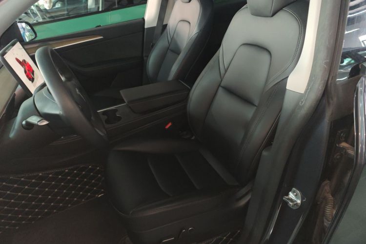 特斯拉 Model Y 2022款 后轮驱动版中控内饰19