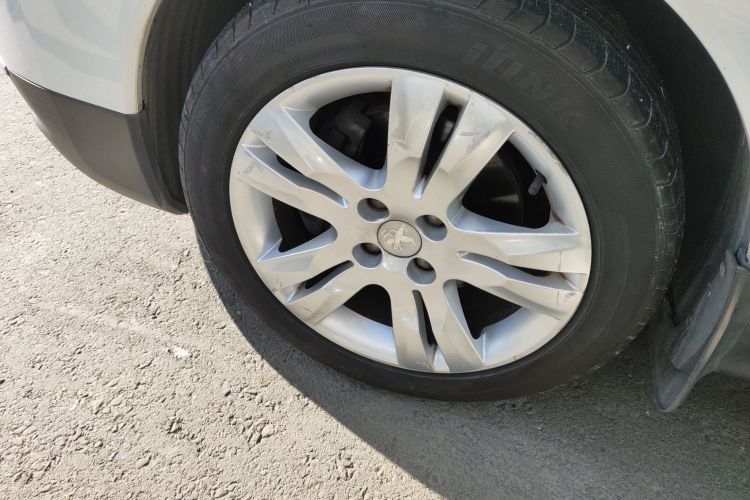 标致3008 2013款 2.0L 自动潮流版车身外观6007