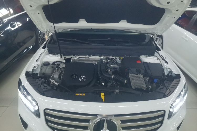 奔驰GLB 2024款 GLB 200 动感型机舱底盘24