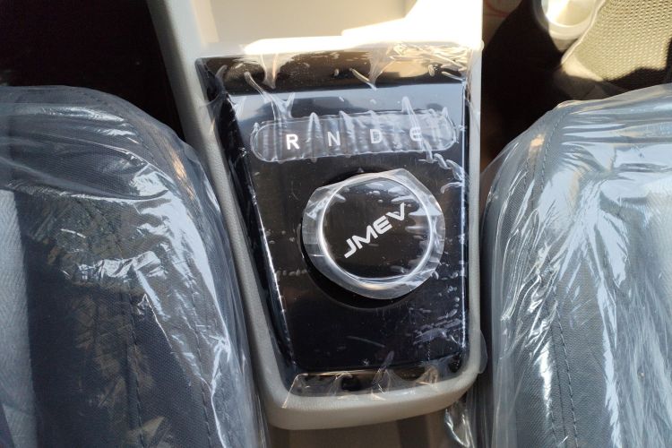 江铃集团新能源 易至EV2 2024款 201km 舒适型中控内饰18