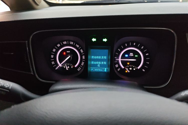 别克GL8 2018款 28T 尊贵型 国VI中控内饰14