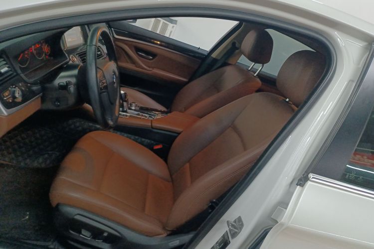 宝马5系(进口) 2015款 520i 典雅型局部细节19