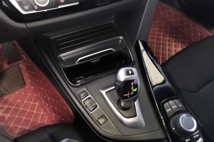 宝马3系 2017款 320Li xDrive 时尚型中控内饰18
