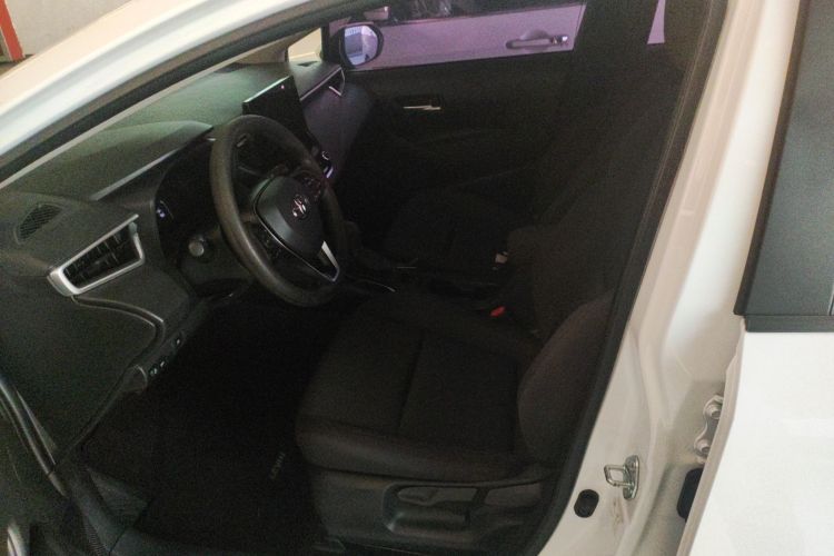 丰田 雷凌 2023款 智能电混双擎 1.8L 领先版局部细节19