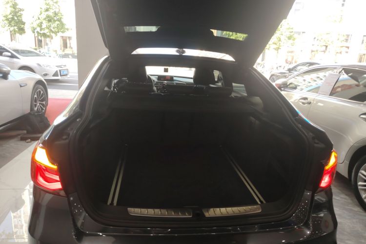 宝马3系GT 2019款 320i M运动套装局部细节23