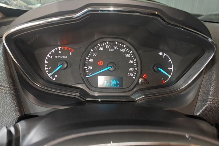 福特 福睿斯 2015款 1.5L 自动时尚型中控内饰14