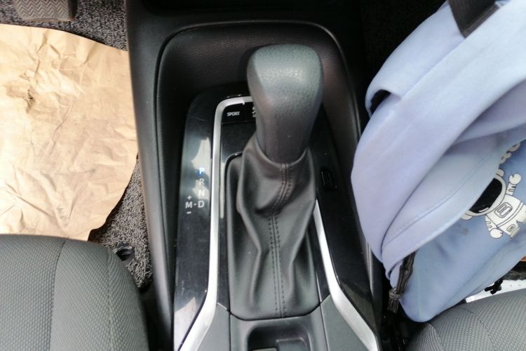 丰田 雷凌 2022款 TNGA 1.5L CVT进取版局部细节18