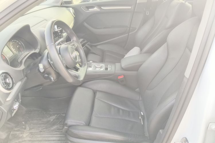 奥迪A3 2017款 Limousine 40 TFSI 运动型局部细节19