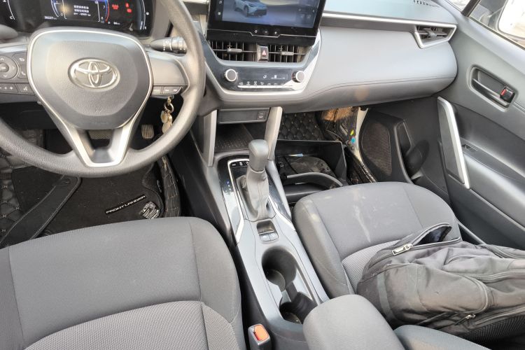 丰田 锋兰达 2023款 2.0L CVT精英版中控内饰18