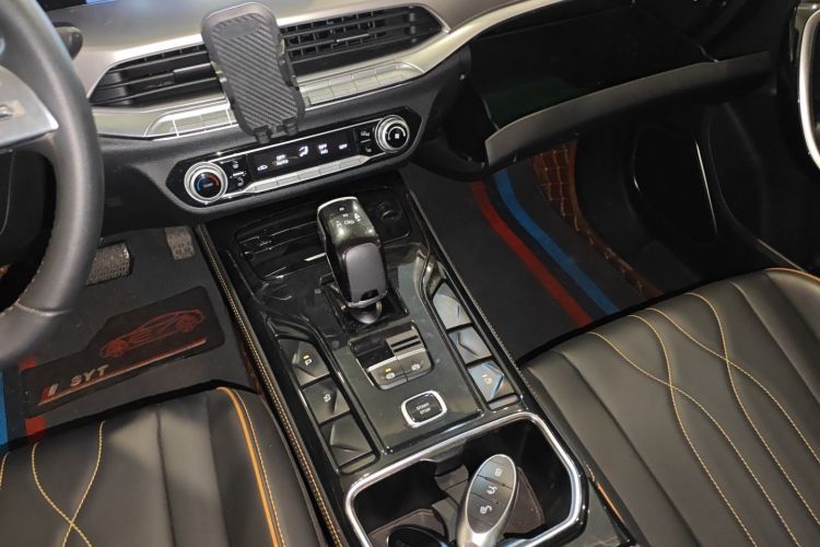 奔腾T77 2023款 1.5T 自动豪华型中控内饰18