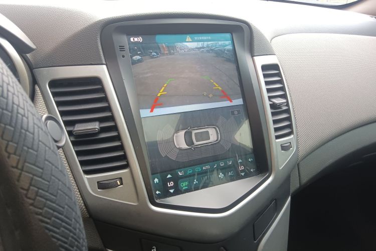 雪佛兰 科鲁兹 2013款 1.8L SE AT中控内饰16