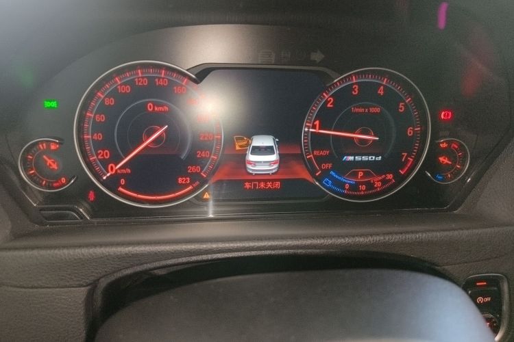 宝马3系 2019款 320i M运动曜夜版中控内饰14